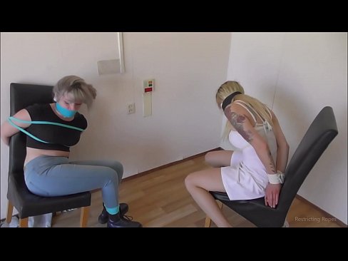 ❤️ Asılı / bağlanmış və ağzı bağlanmış / çətinlik içində olan qız ️ Sikişmə bizdə az.tubesexer-com.ru ❌️❤